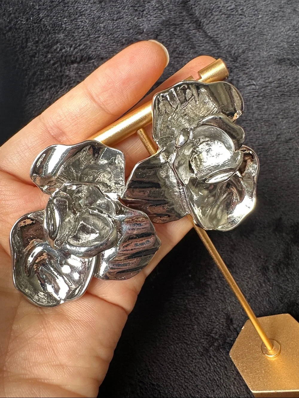 Silver Floral Hair Clip - Shiny Flower Accent for Women